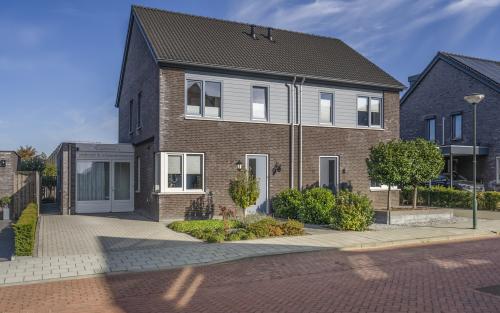 Pinksterbloem 1, Boekel